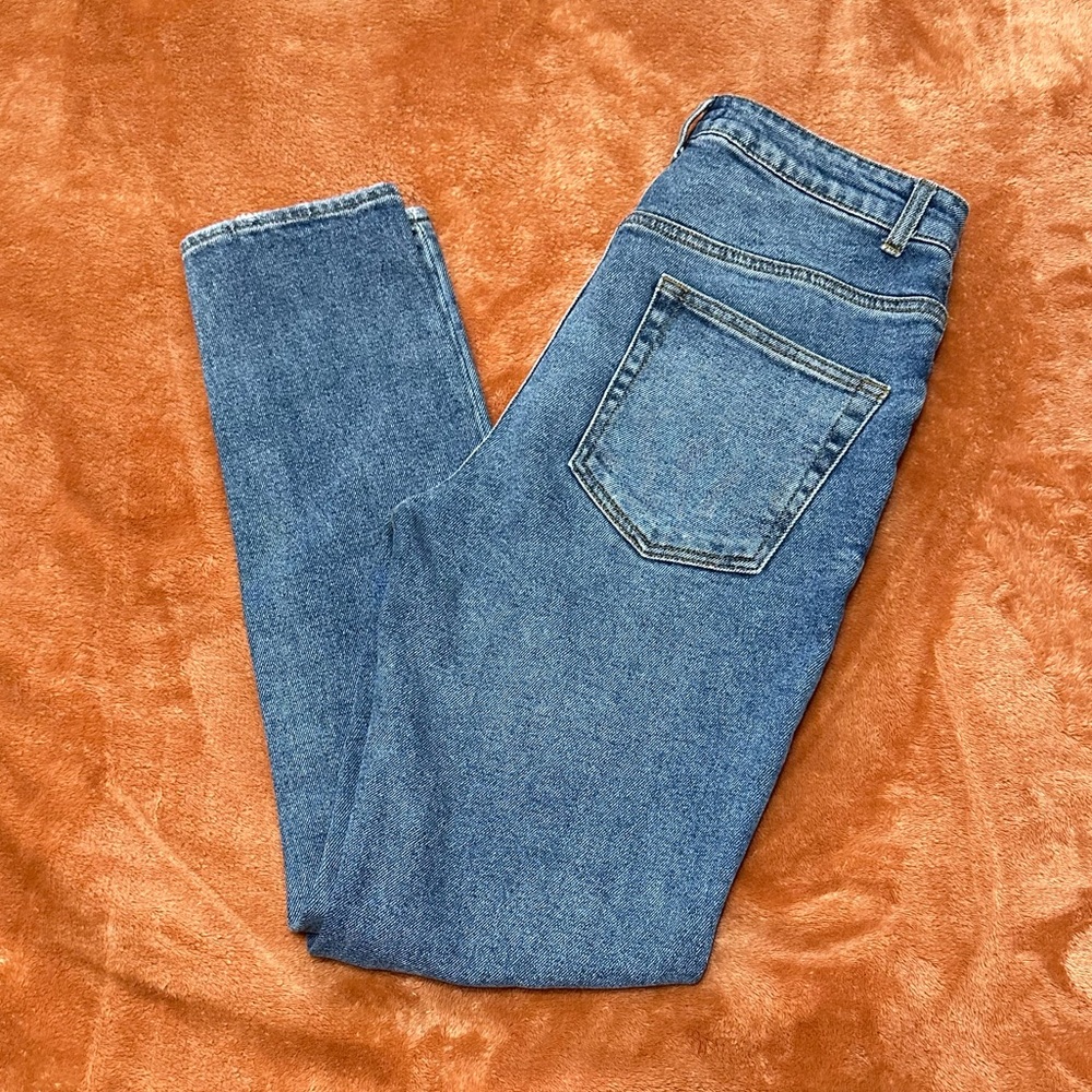GB junior high rise mom jeans. Size 7